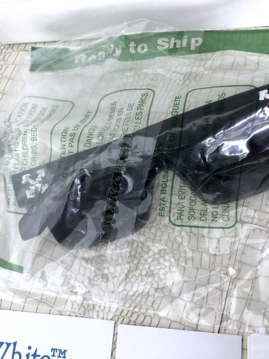 Virgil Sunglasses Bold Square & Classic Box, Case, Cloth, Blooklet, Tags, (UPC) main image 12